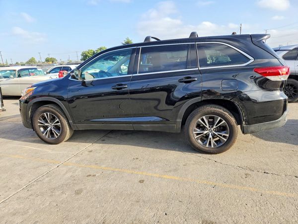 2019 TOYOTA HIGHLANDER LE