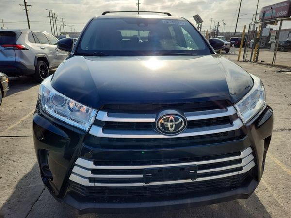 2019 TOYOTA HIGHLANDER LE