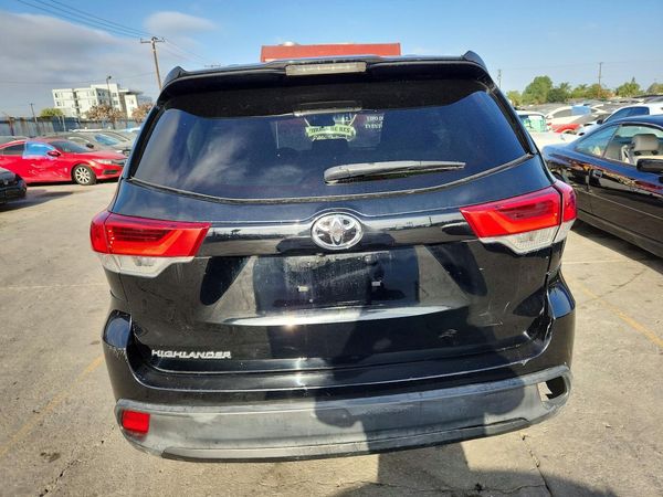 2019 TOYOTA HIGHLANDER LE