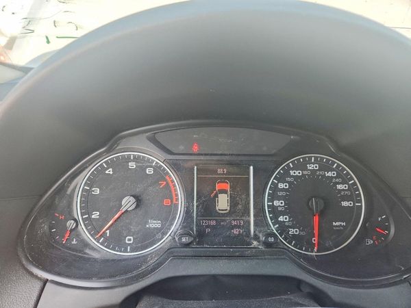 2012 AUDI Q5 Premium Plus