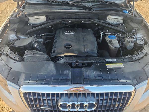 2012 AUDI Q5 Premium Plus