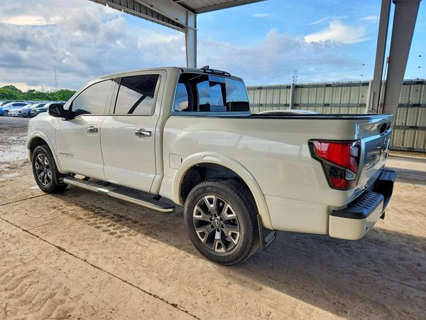 2023 NISSAN TITAN Crew Cab