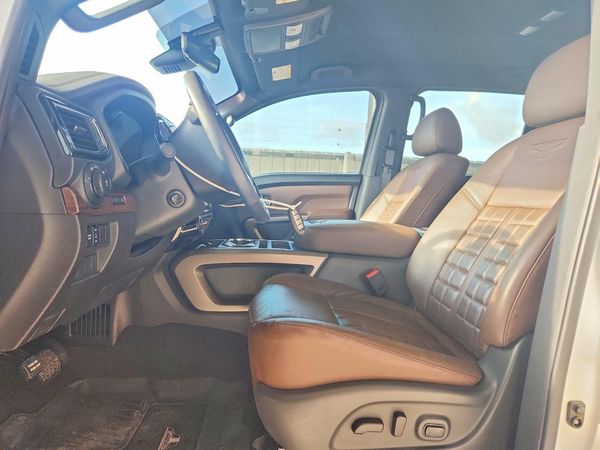 2023 NISSAN TITAN Crew Cab