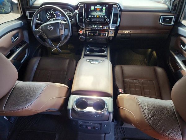 2023 NISSAN TITAN Crew Cab