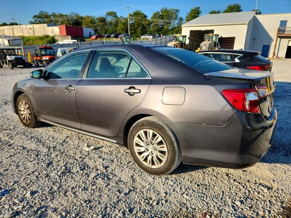 2014 TOYOTA CAMRY
