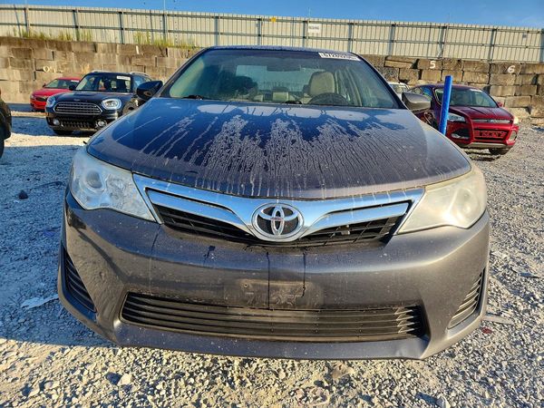 2014 TOYOTA CAMRY