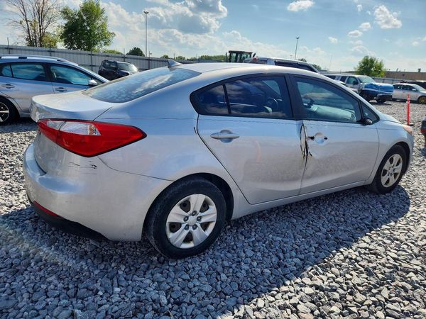 2016 KIA FORTE GL (Middle-Low Grade)