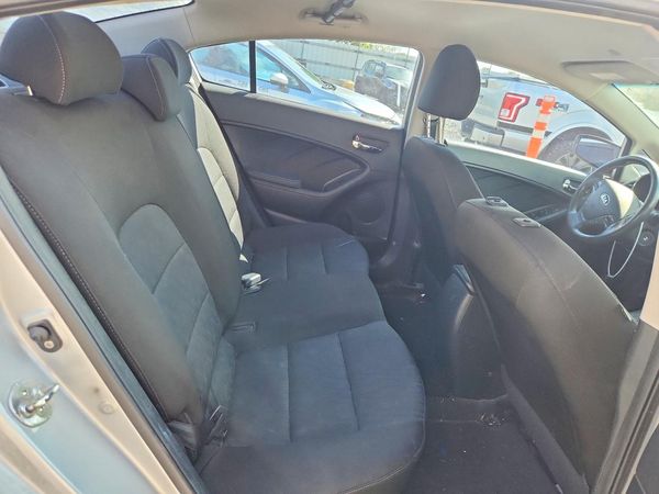 2016 KIA FORTE GL (Middle-Low Grade)