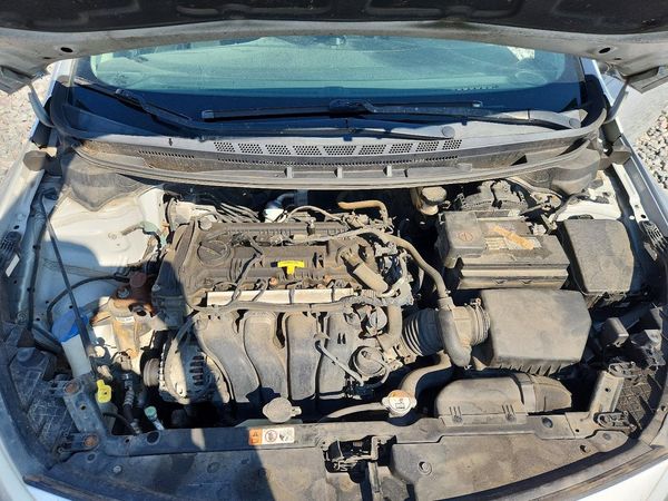 2016 KIA FORTE GL (Middle-Low Grade)