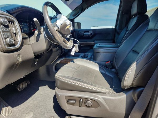 2020 CHEVROLET SILVERADO High Country — DENT