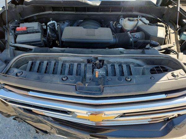 2020 CHEVROLET SILVERADO High Country — Engine bay