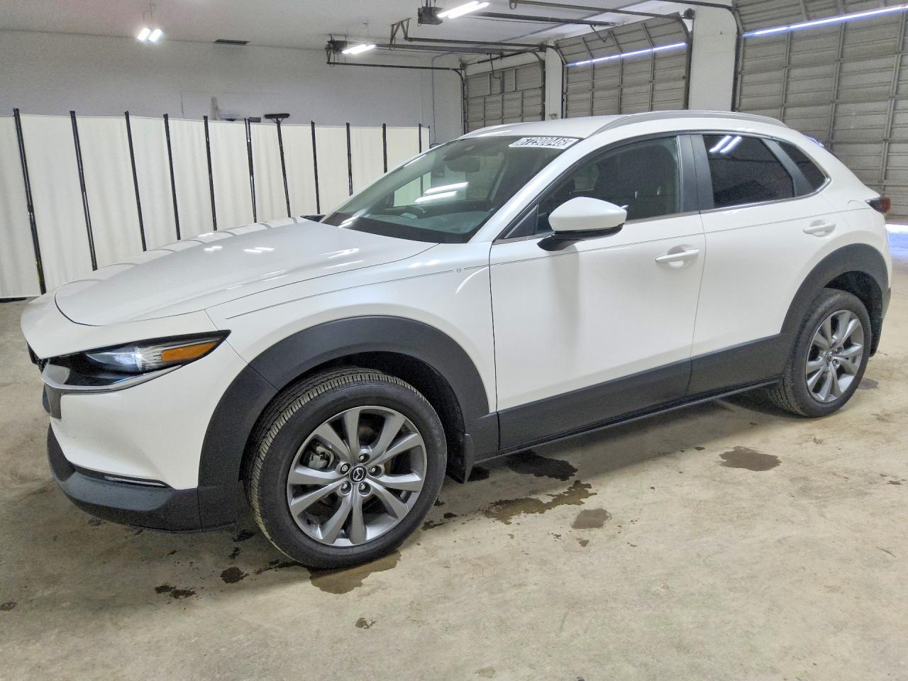 2023 MAZDA CX-30 Preferred Package — Front 3/4