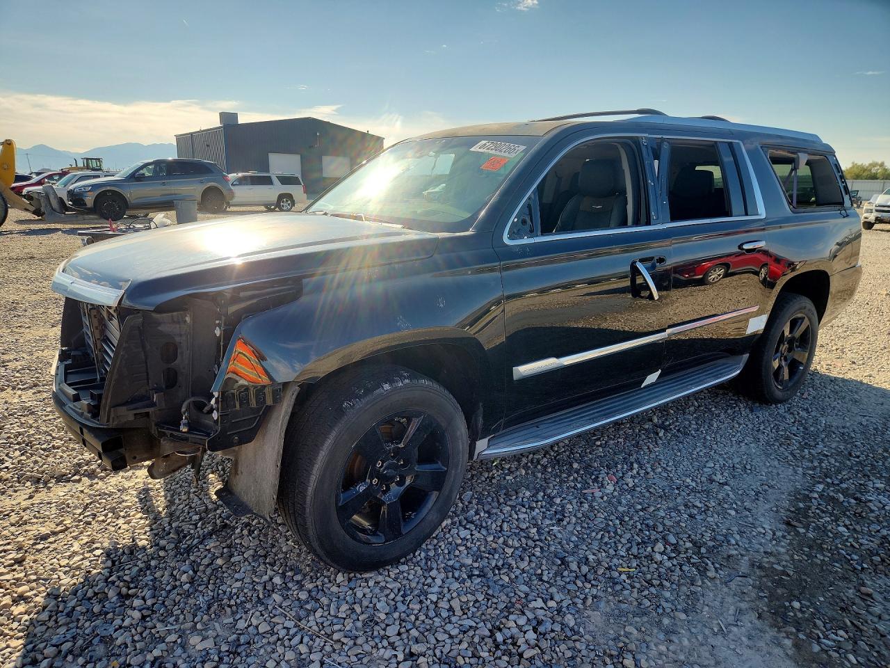 2015 CADILLAC ESCALADE ESV Luxury — Front 3/4