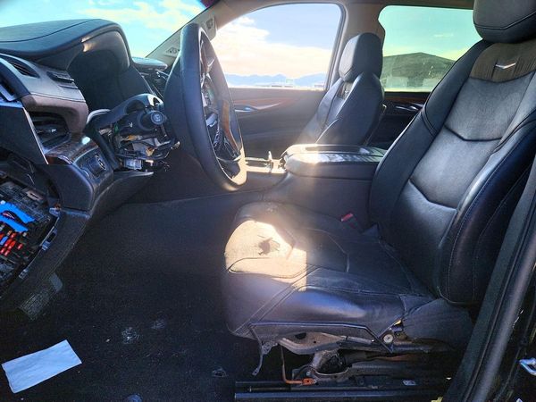 2015 CADILLAC ESCALADE ESV Luxury — DENT