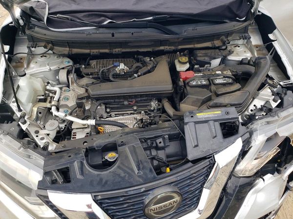 2020 NISSAN ROGUE — Engine bay
