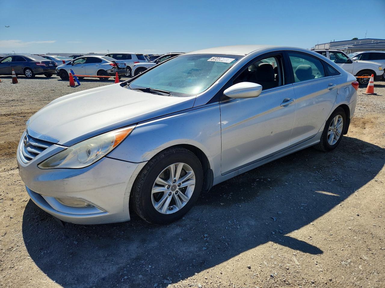 2013 HYUNDAI SONATA GLS/ GLS Popular — Front 3/4