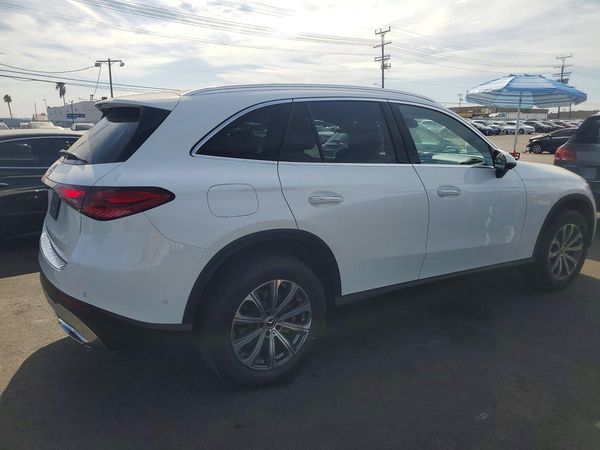 2026 MERCEDES-BENZ GLC