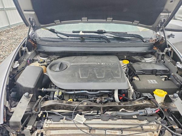 2018 JEEP CHEROKEE Latitude Plus — Engine bay