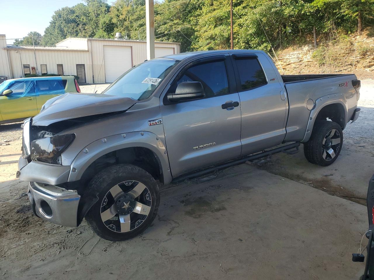 2013 TOYOTA TUNDRA SR5 — Front 3/4