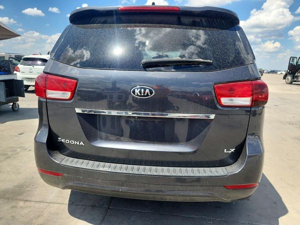 2015 KIA SEDONA GL - Middle-low