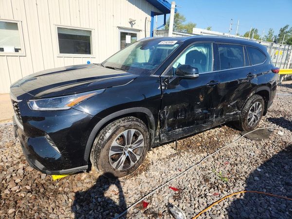 2021 TOYOTA HIGHLANDER XLE Nav