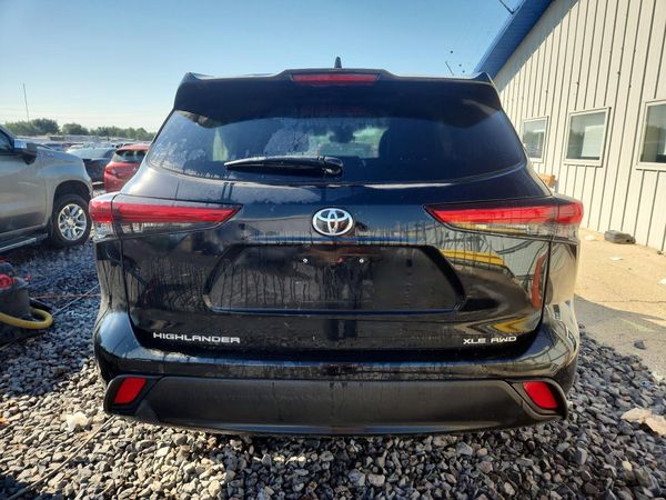 2021 TOYOTA HIGHLANDER XLE Nav