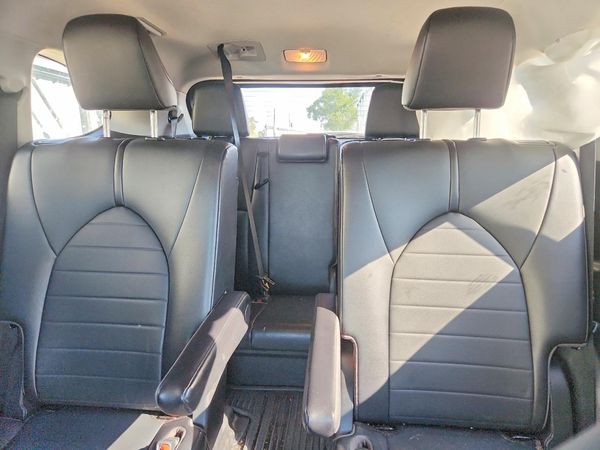 2021 TOYOTA HIGHLANDER XLE Nav