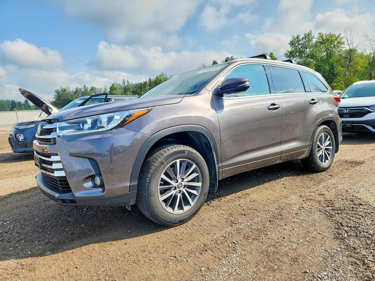 2017 TOYOTA HIGHLANDER