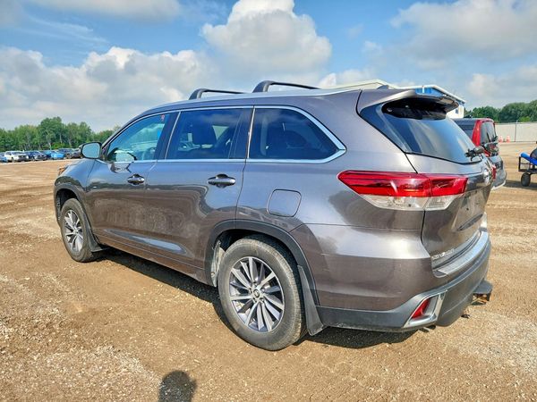 2017 TOYOTA HIGHLANDER