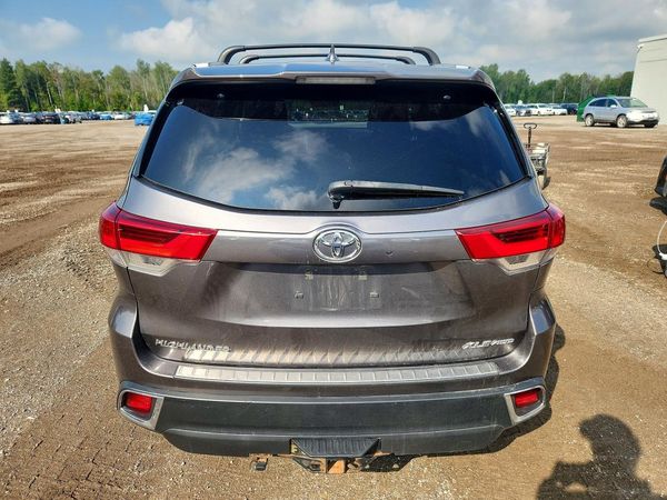 2017 TOYOTA HIGHLANDER