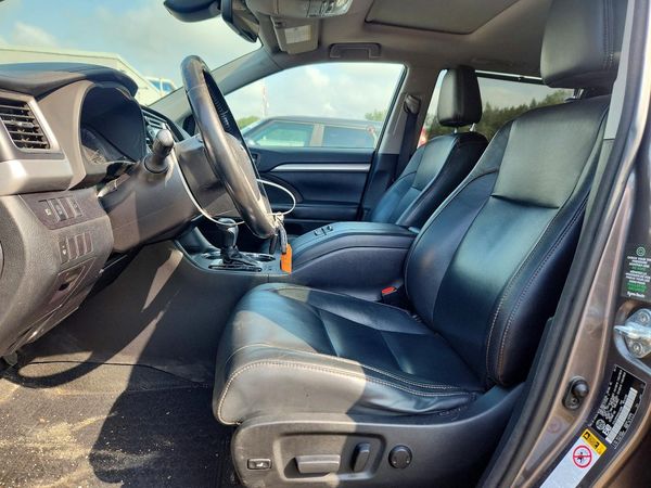 2017 TOYOTA HIGHLANDER