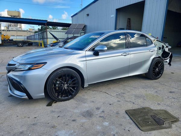 2024 TOYOTA CAMRY