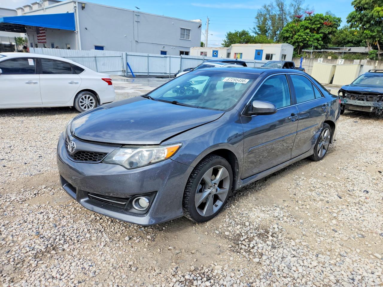 2014 TOYOTA CAMRY
