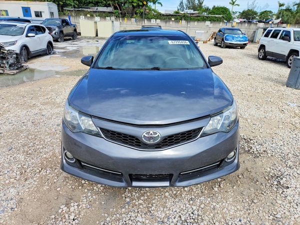 2014 TOYOTA CAMRY