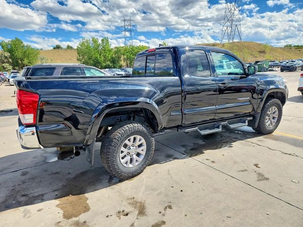 2017 TOYOTA TACOMA