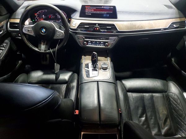 2020 BMW 740