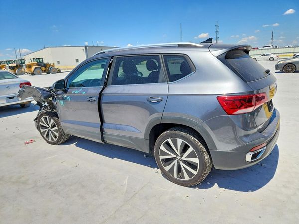 2022 VOLKSWAGEN TAOS