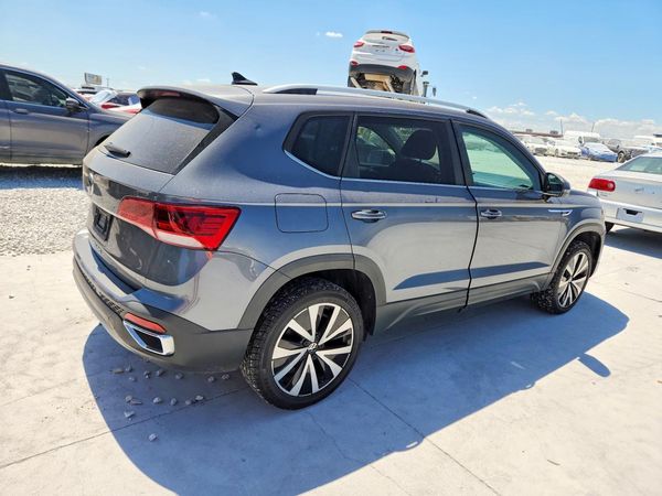 2022 VOLKSWAGEN TAOS