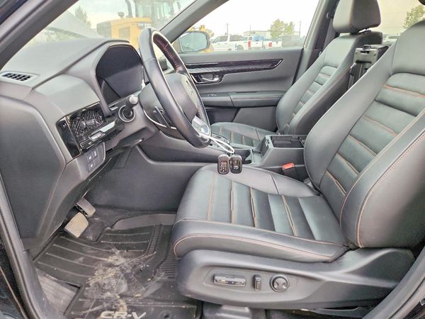 2025 HONDA CRV Sport Touring — DENT