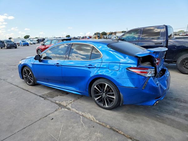 2018 TOYOTA CAMRY