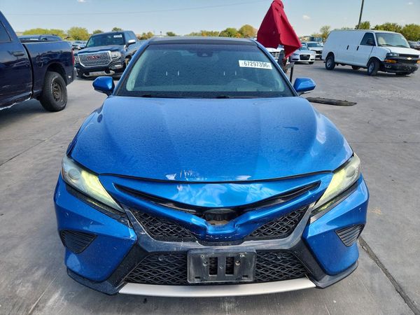 2018 TOYOTA CAMRY