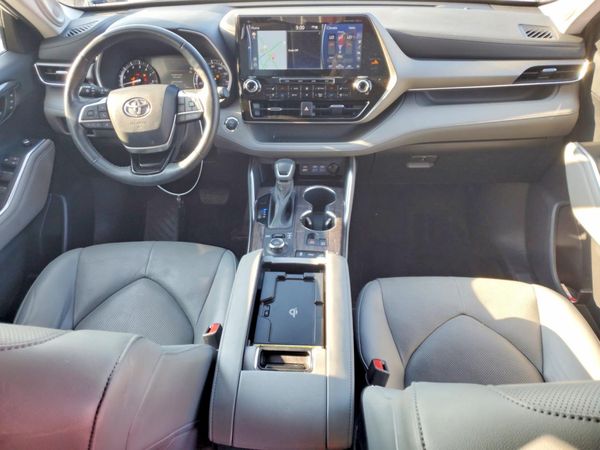 2022 TOYOTA HIGHLANDER