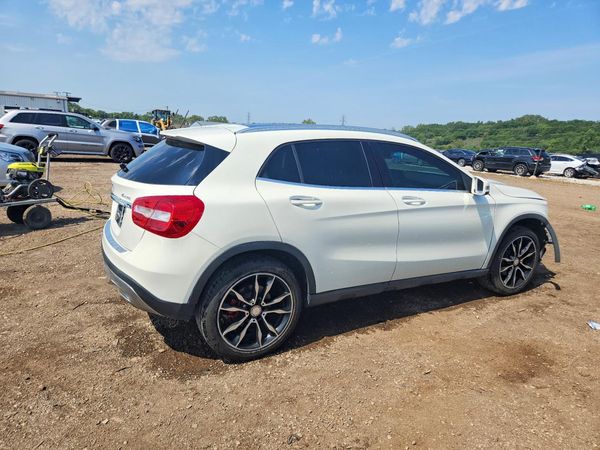 2017 MERCEDES-BENZ GLA GLA250-4M