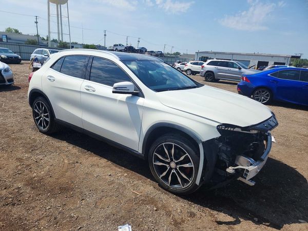 2017 MERCEDES-BENZ GLA GLA250-4M