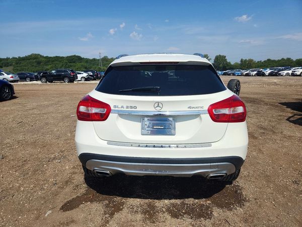 2017 MERCEDES-BENZ GLA GLA250-4M