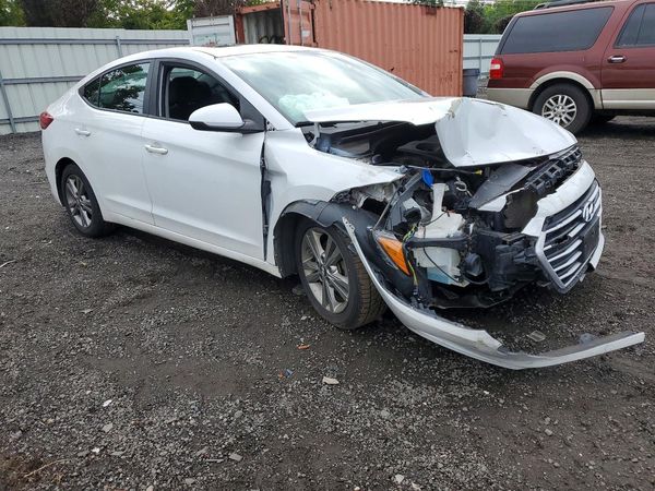 2017 HYUNDAI ELANTRA — Passenger 3/4