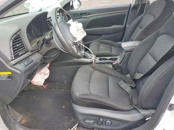 2017 HYUNDAI ELANTRA — DENT