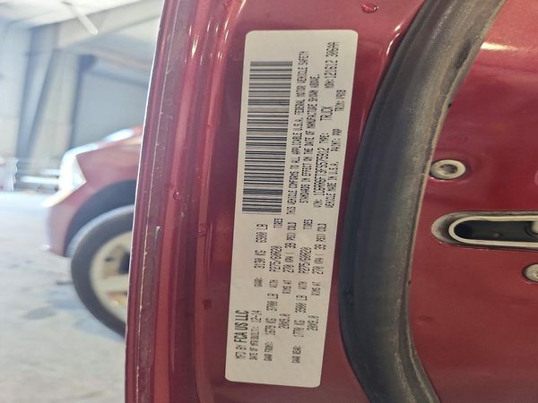 2015 RAM 1500 ST — VINS