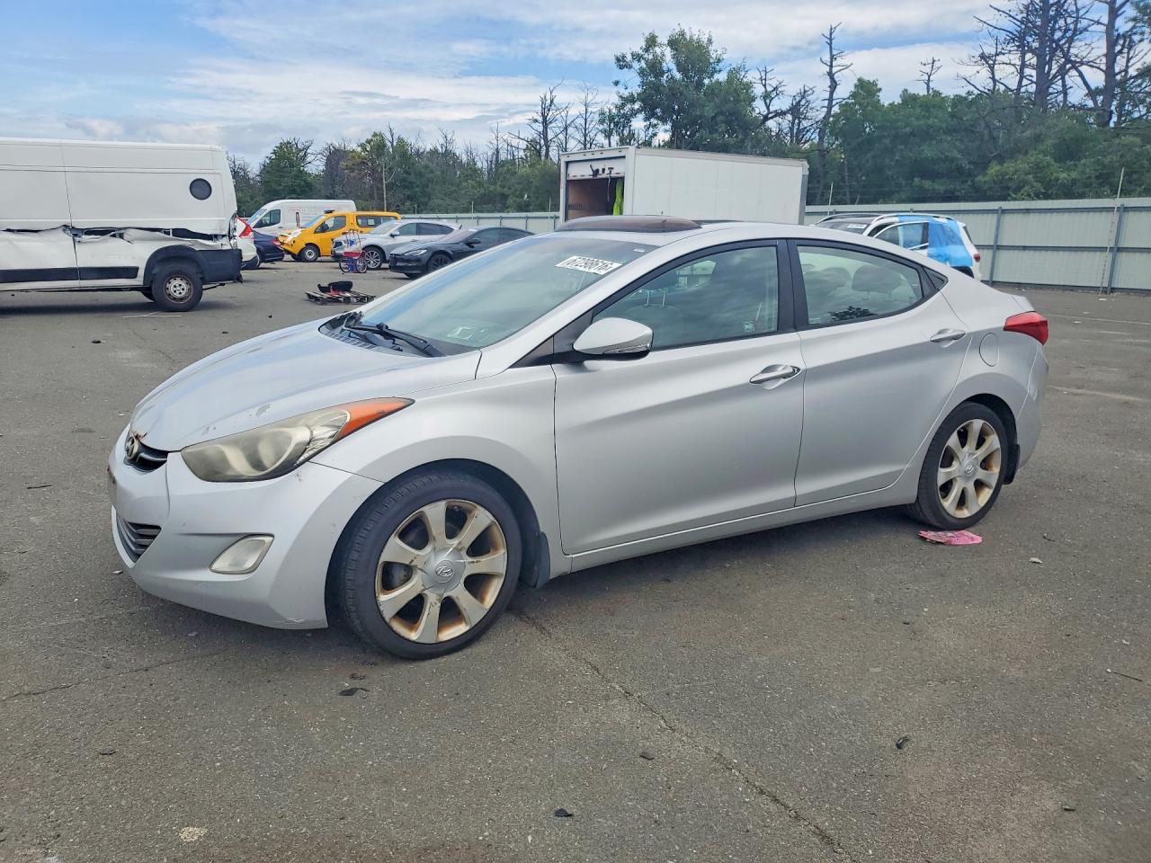 2013 HYUNDAI ELANTRA