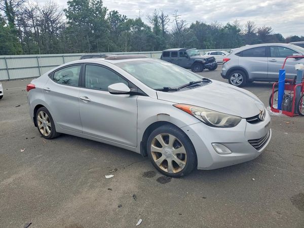 2013 HYUNDAI ELANTRA